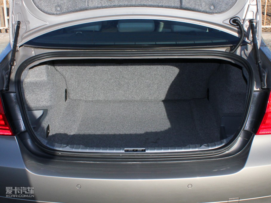 2011R3ϵT(mn) 325i A