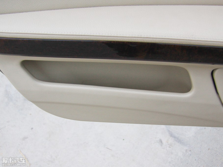 2011R3ϵ 330i I܇