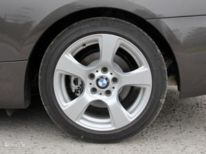 2011款320i 敞篷轿跑车 轮圈