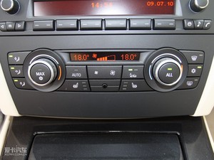 2011款320i 敞篷轿跑车 空调调节