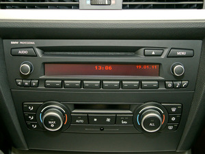 2011款325i 手动典雅版 中控区