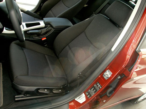 2011款325i 手动典雅版 主驾驶座椅