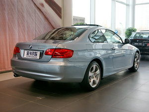 2011款320i 双门轿跑车 整体外观