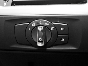 2011320i pTI܇ п؅^