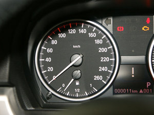 2011320i pTI܇ п؅^