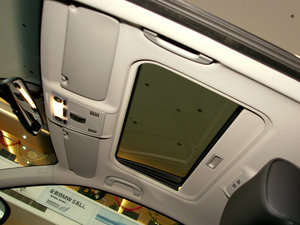 2011款320i 双门轿跑车 空间座椅