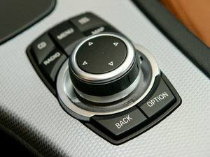 2011325i M \Ӱ п؅^