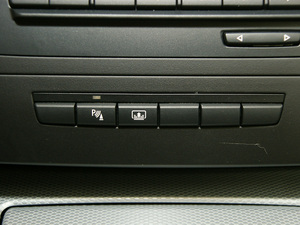 2011325i M \Ӱ п؅^