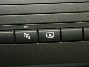 2011325i M \Ӱ п؅^