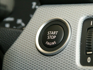 2011325i M \Ӱ п؅^