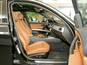 2011款325i M 运动版 空间座椅