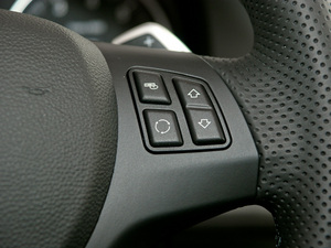 2011325i M \Ӱ п؅^