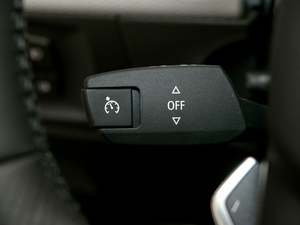 2011325i M \Ӱ п؅^