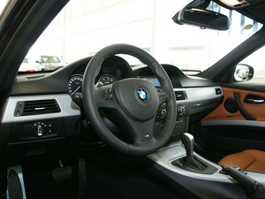 2011款325i M 运动版 中控区