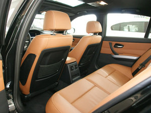 2011款325i M 运动版 空间座椅