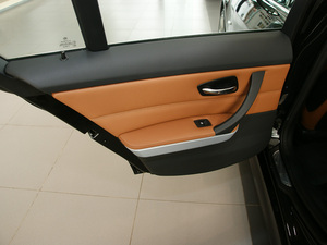2011款325i M 运动版 空间座椅