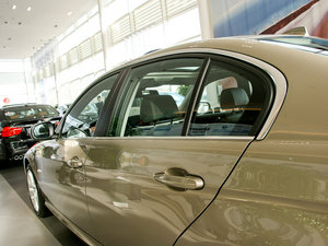 2011款320i 豪华版 细节外观