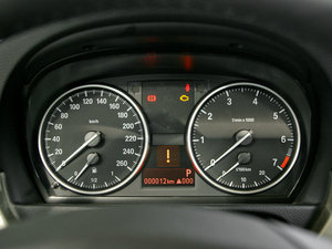 2011款320i 豪华版 中控区