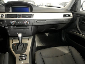 2011款320i 豪华版 中控区