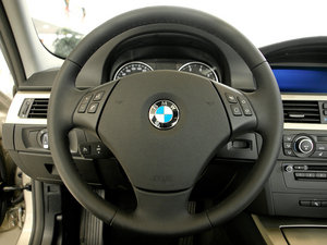 2011款320i 豪华版 中控区