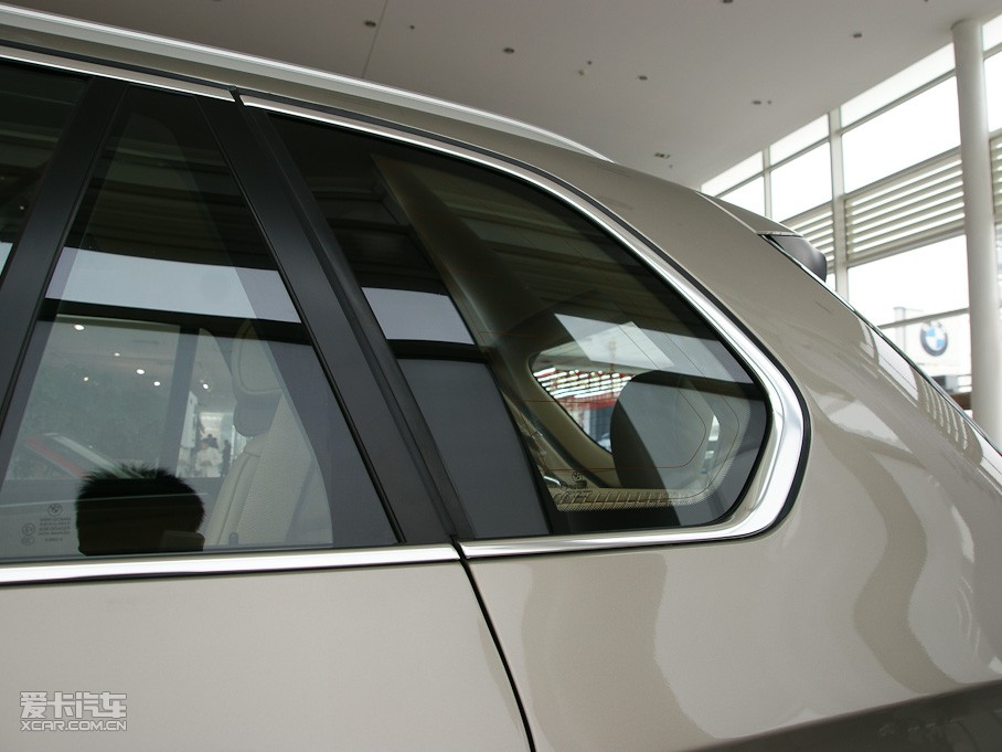 2011RX5(M(jn)) xDrive50i I(lng)Ȱ