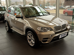 2011款xDrive50i 领先版 整体外观
