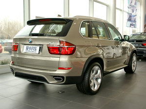 2011款xDrive50i 领先版 整体外观