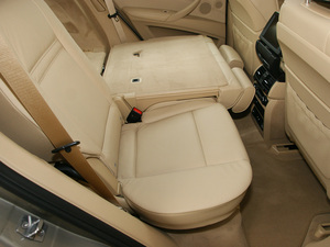 2011款xDrive50i 领先版 空间座椅
