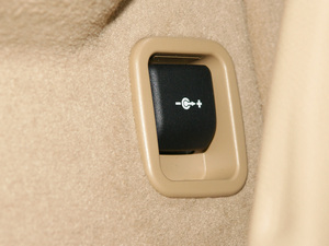 2011款xDrive50i 领先版 空间座椅