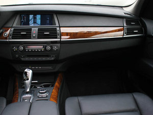 2011款xDrive35i 豪华版 中控区