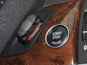 2011xDrive35i A п؅^(q)