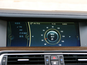 2010款4.4T 混合动力 中控区
