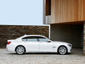 2010款760Li 整体外观