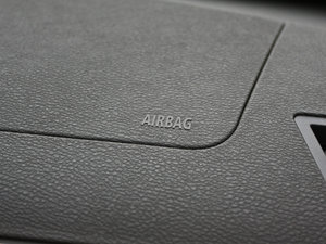 2010xDrive 30i ̽ п؅^(q)