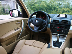2010款xDrive 30i 探索版 中控区