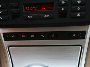 2010款xDrive 30i 探索版 中控区