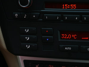 2010款xDrive 30i 探索版 中控区
