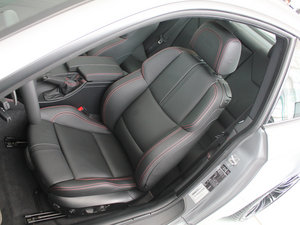 2011款4.0 V8 双门碳纤顶版 主驾驶座椅