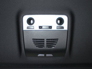 2011款4.0 V8 双门碳纤顶版 空间座椅