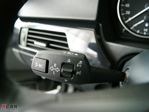 2009款320i 双门轿跑车 中控区
