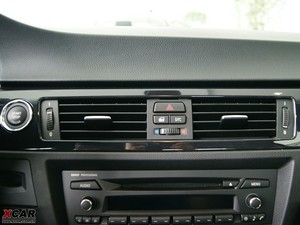 2009款320i 双门轿跑车 空调出风口