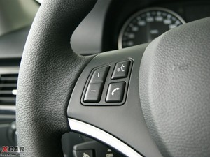 2009款320i 双门轿跑车 中控区