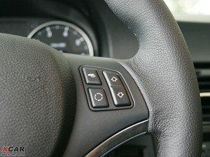 2009款320i 双门轿跑车 中控区
