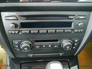 2009款320i 双门轿跑车 中控区