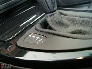 2009款320i 双门轿跑车 中控区