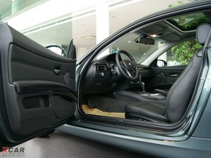 2009款320i 双门轿跑车 空间座椅