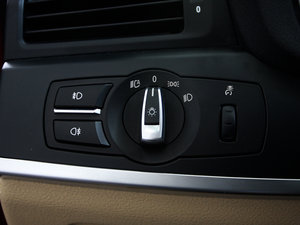 2011xDrive 35i A п؅^