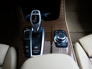 2011xDrive 35i A п؅^