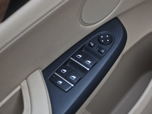 2011xDrive 35i A п؅^