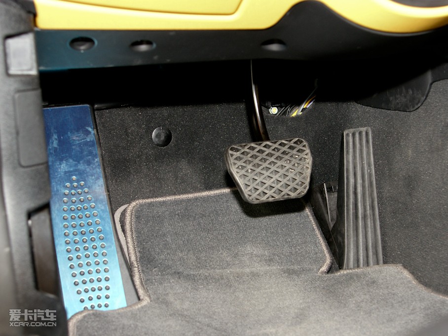 2011RZ4 sDrive35is O°